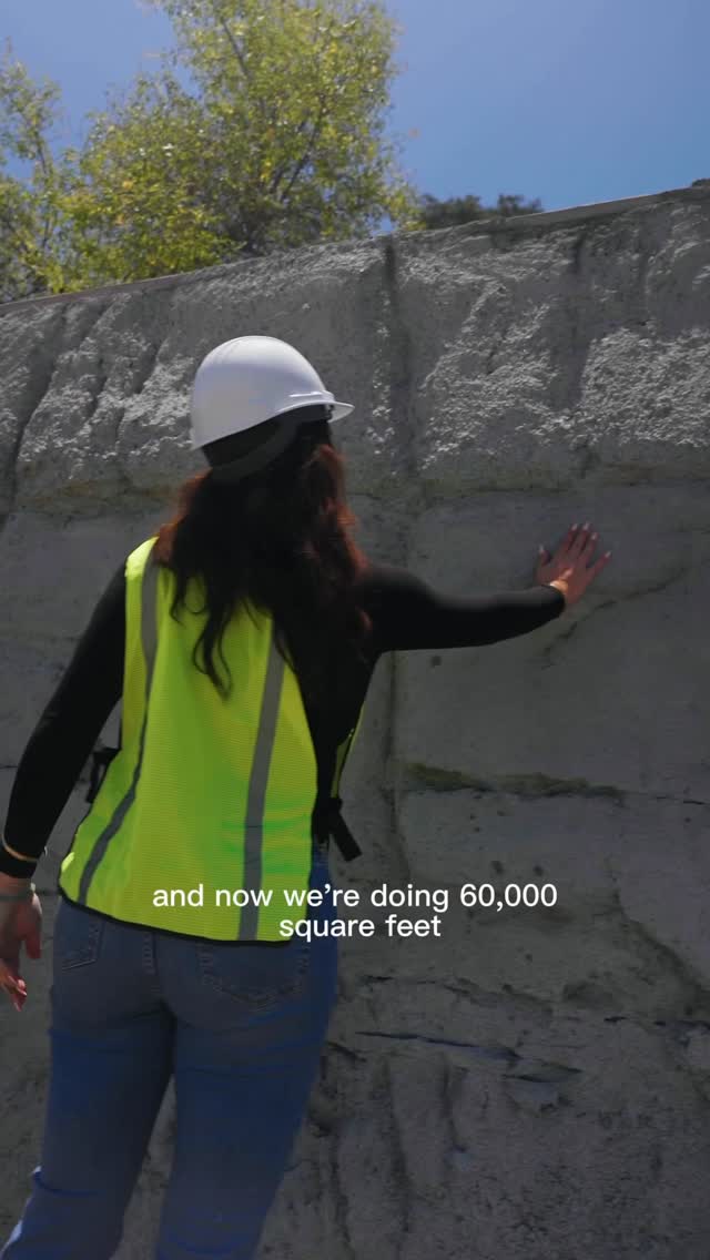 📍Temecula, CA | 61,000 sq. ft. of retaining walls transformed with Classic Coat...